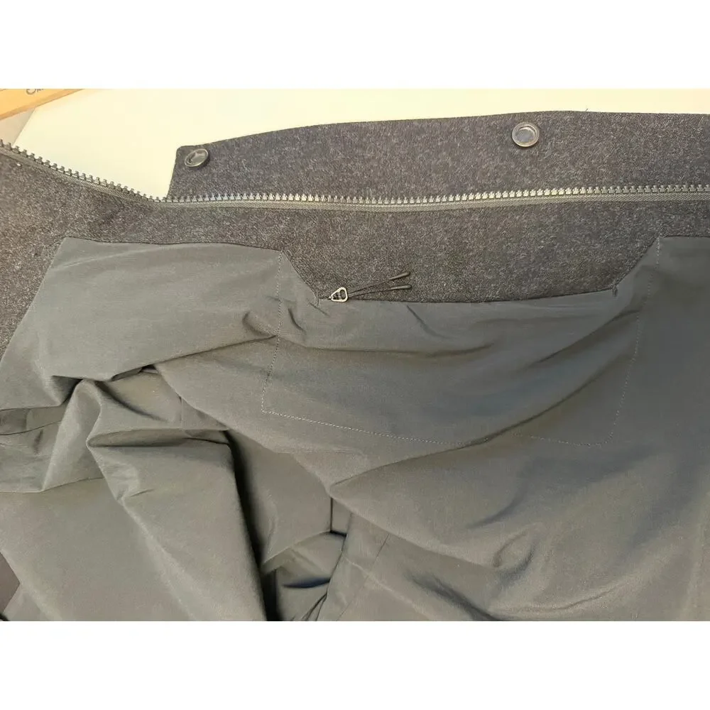Lululemon Men’s Storm Break Rain Jacket Size L Heathered Black Wool Hooded